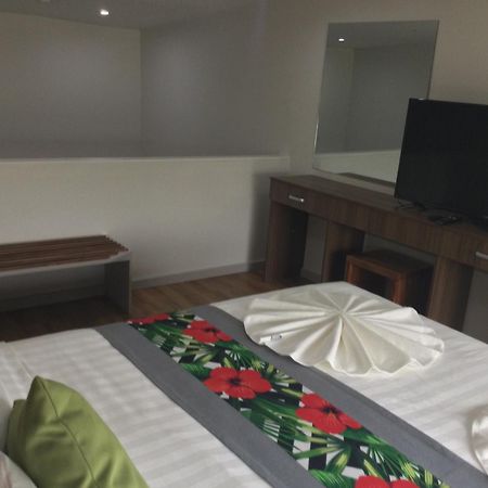 Vualiku Hotel & Apartments Nadi Buitenkant foto