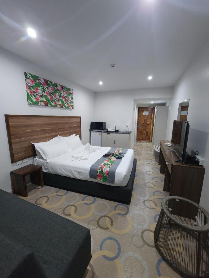 Vualiku Hotel & Apartments Nadi Buitenkant foto
