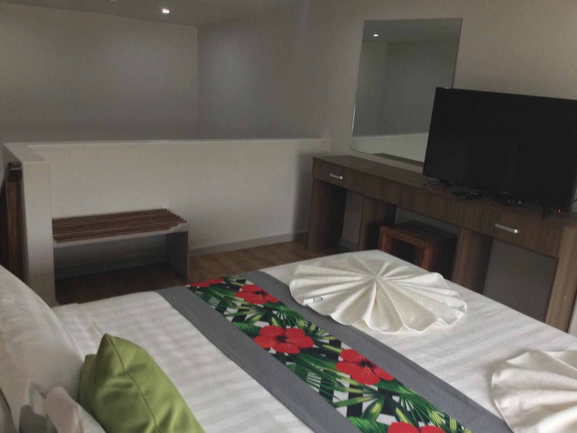 Vualiku Hotel & Apartments Nadi Buitenkant foto